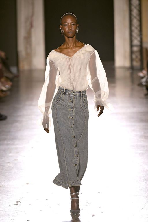 SS25 Phan Dang Hoang Look 17