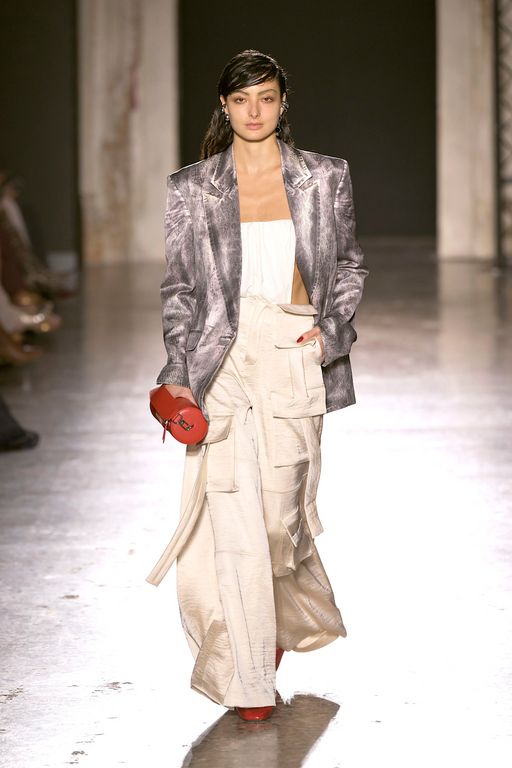 Spring-Summer 2025 Phan Dang Hoang Look 19