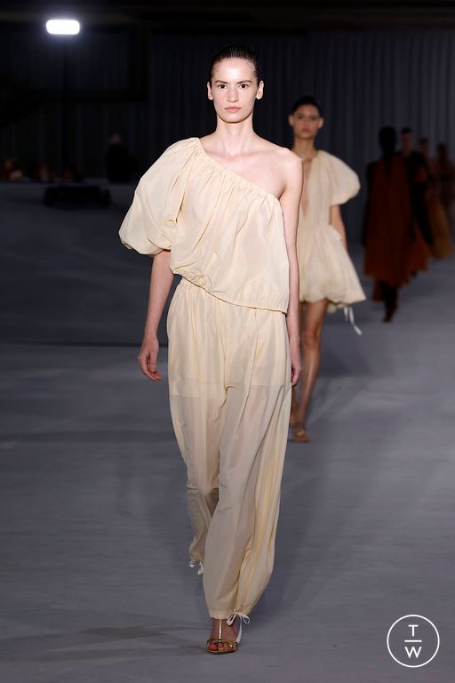 Spring-Summer 2025 Philosophy di Lorenzo Serafini Look 16