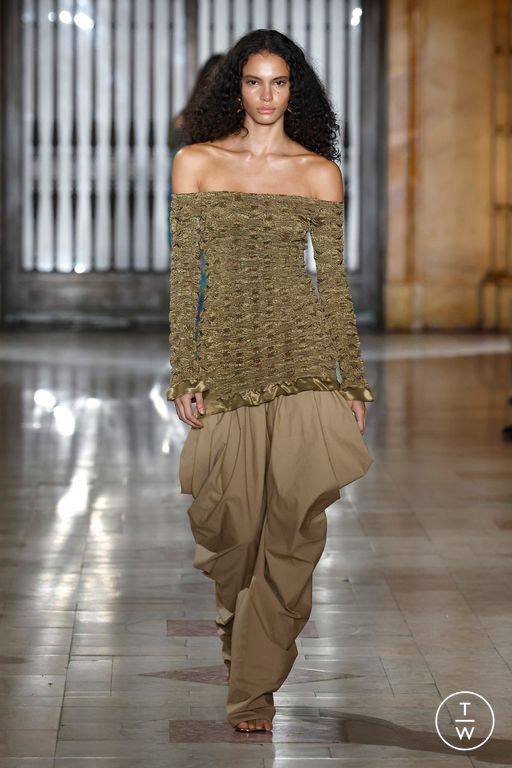 FW25 Prabal Gurung Look 21