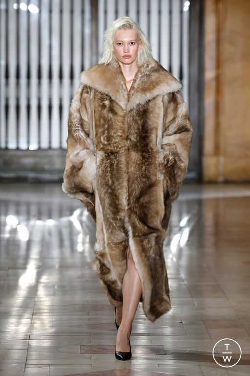 FW25 Prabal Gurung Look 23