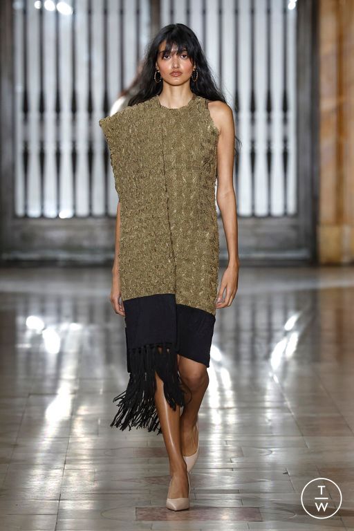 FW25 Prabal Gurung Look 28