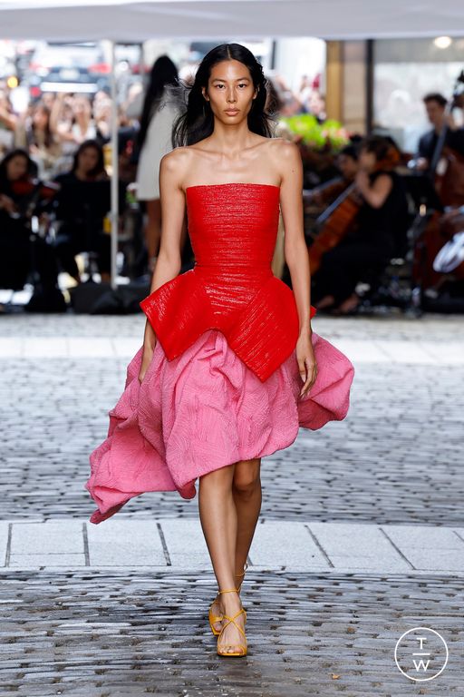 Spring-Summer 2025 Prabal Gurung Look 32