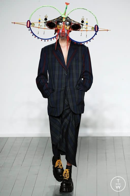 FW19 pushBUTTON Look 10
