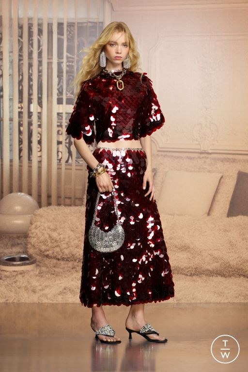 RS 26 Rabanne Look 2
