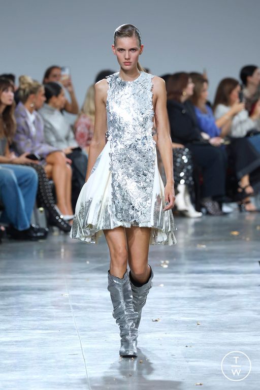 Spring-Summer 2025 Rabanne Look 24