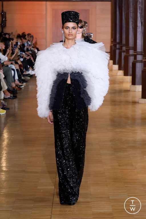FW24 Rahul Mishra Look 43