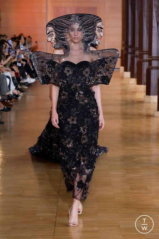 FW24 Rahul Mishra Look 49