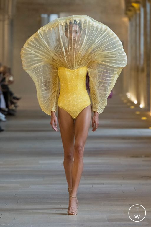 FW25 Rahul Mishra Look 5