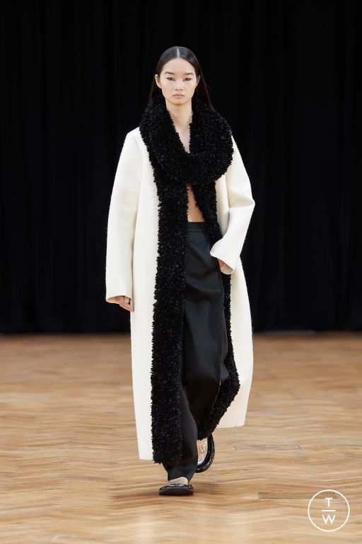 FW26 Raw Mango Look 2