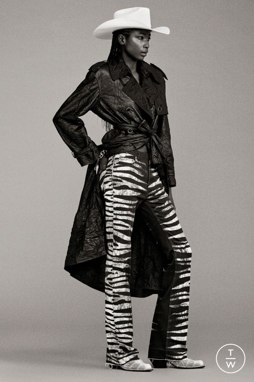 Resort 2025 Roberto Cavalli Look 1