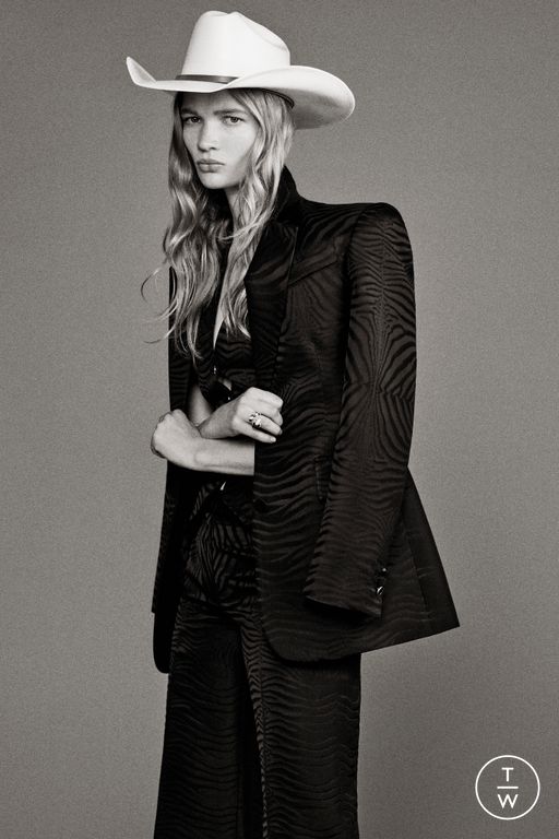 Resort 2025 Roberto Cavalli Look 10