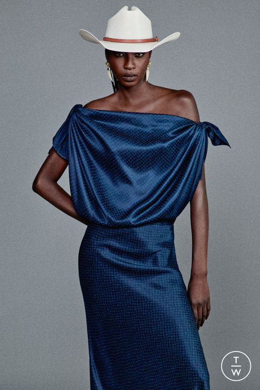 Resort 2025 Roberto Cavalli Look 34