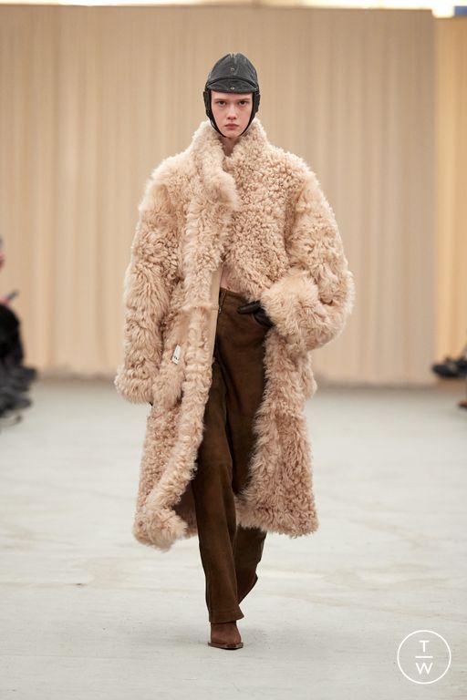 FW23 REMAIN Look 3