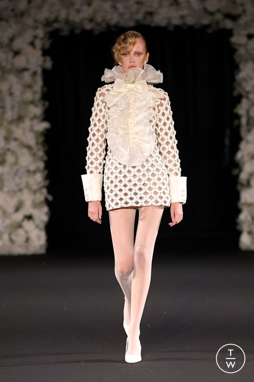 Spring/Summer 2025 Richard Quinn Look 31