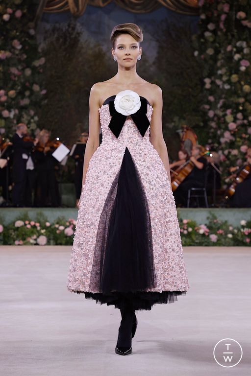 SS26 Richard Quinn Look 13