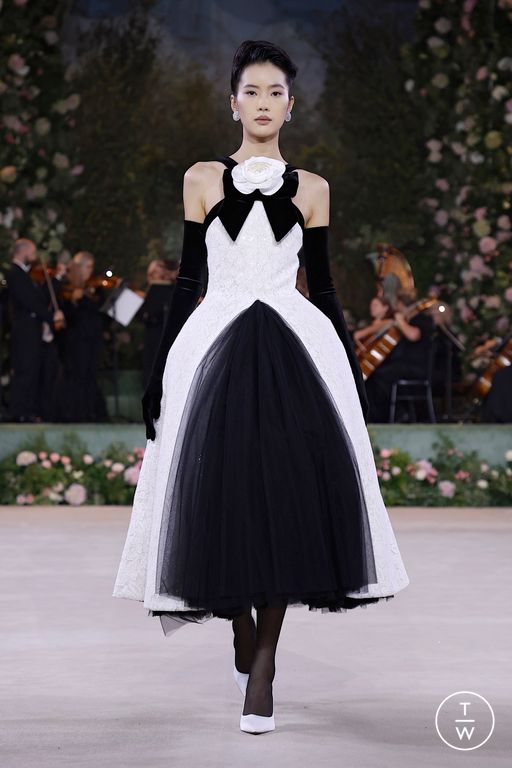 SS26 Richard Quinn Look 45