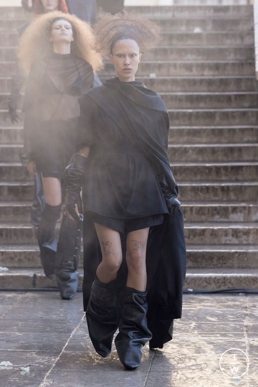 Spring-Summer 2025 Rick Owens Look 15