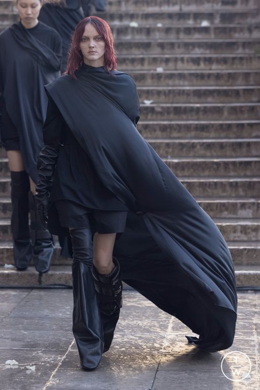 Spring-Summer 2025 Rick Owens Look 16