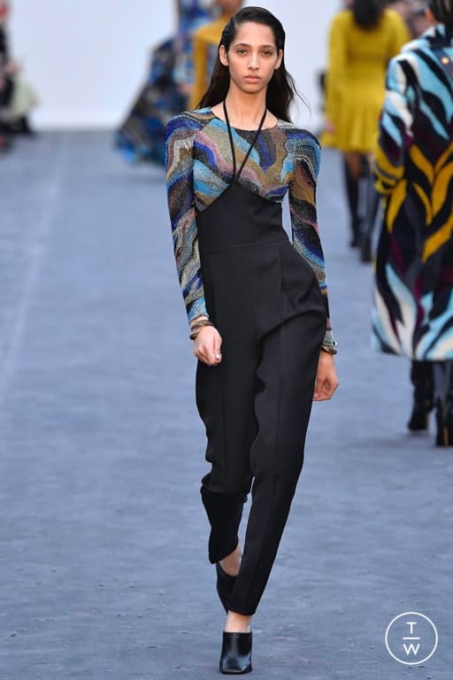 Yasmin Wijnaldum Walks the Runway at the Versace Show during Milan Fashion  Week Spring/Summer 2018 Editorial Photo - Image of september, fall:  133068916