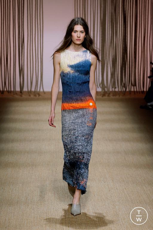 Spring-Summer 2025 Roberto Cavalli Look 39