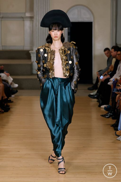 Spring-Summer 2025 Ronald Van Der Kemp Look 11