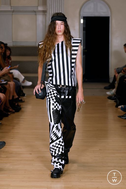 Spring-Summer 2025 Ronald Van Der Kemp Look 13