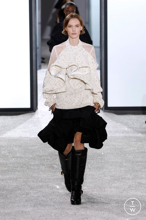 Spring-Summer 2025 Sacai Look 31