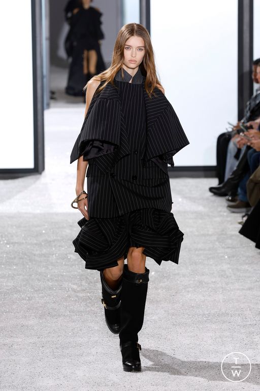 Spring-Summer 2025 Sacai Look 34