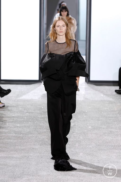 Spring-Summer 2025 Sacai Look 37