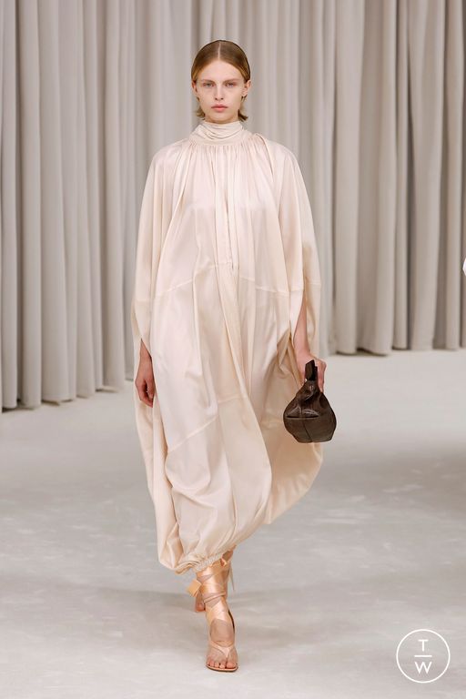 Spring-Summer 2025 Ferragamo Look 27