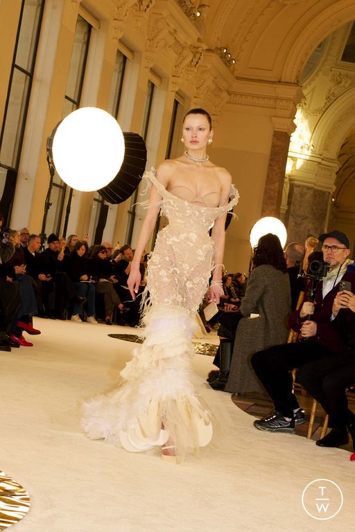 SS25 Schiaparelli Look 11