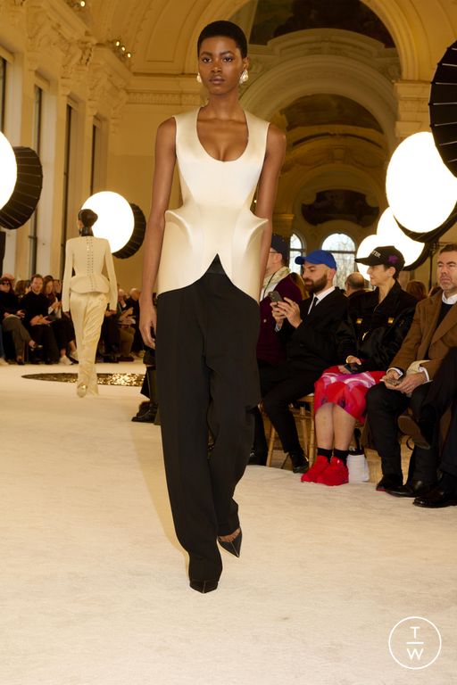 SS25 Schiaparelli Look 21