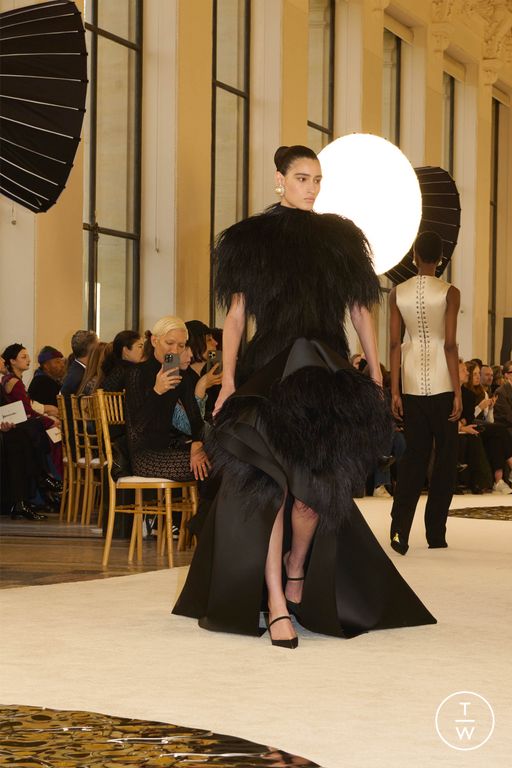 SS25 Schiaparelli Look 22