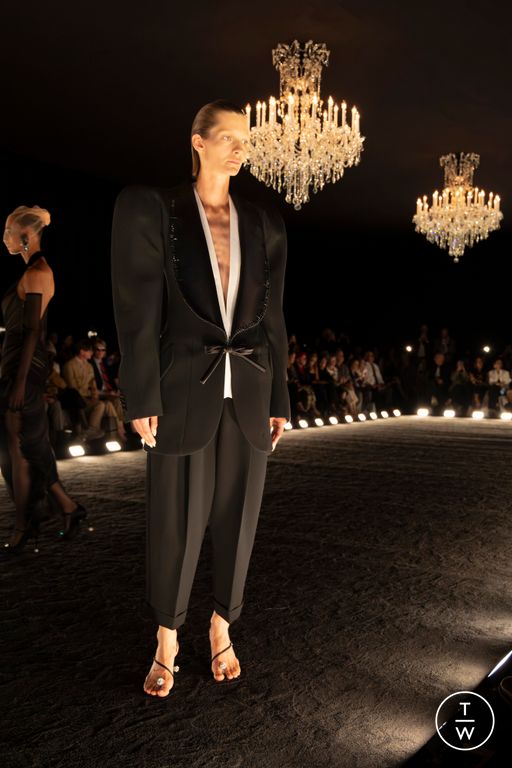 FW24 Schiaparelli Look 11