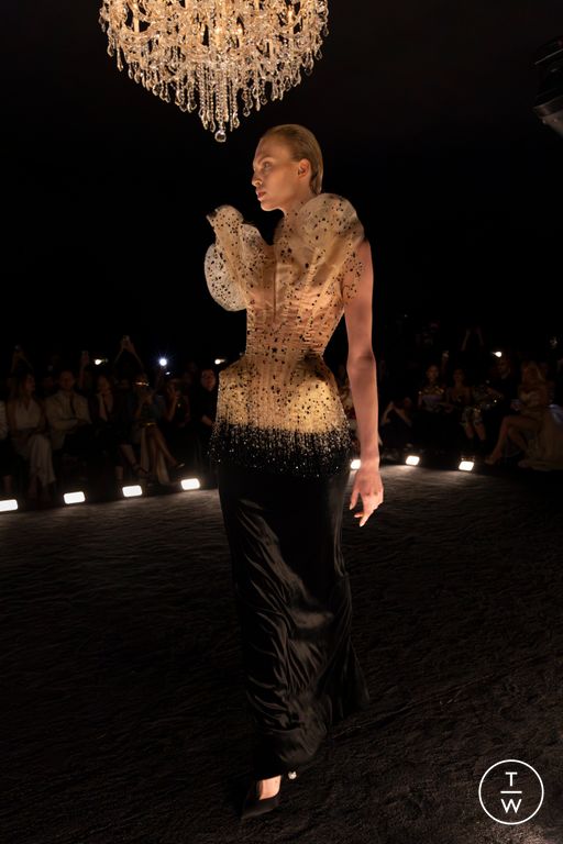 FW24 Schiaparelli Look 31