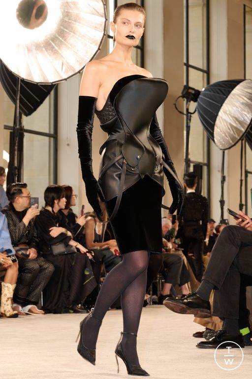 FW25 Schiaparelli Look 26