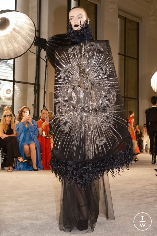 FW25 Schiaparelli Look 29