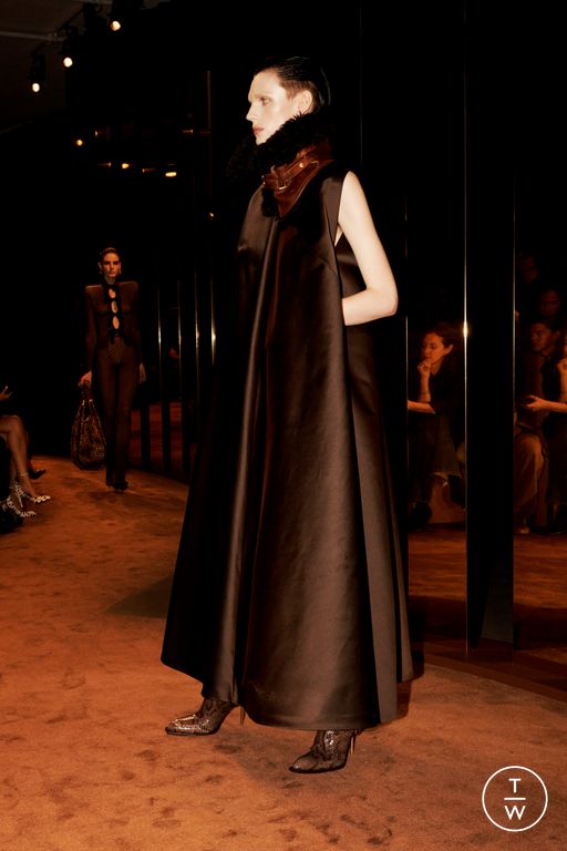 FW25 Schiaparelli Look 12