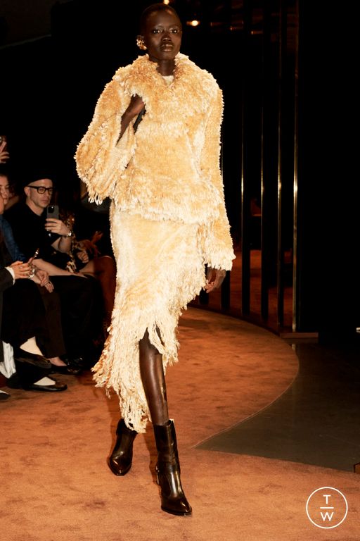 FW25 Schiaparelli Look 17