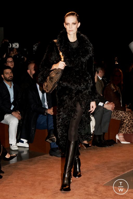 FW25 Schiaparelli Look 18