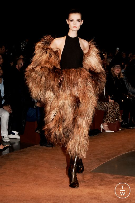 FW25 Schiaparelli Look 19