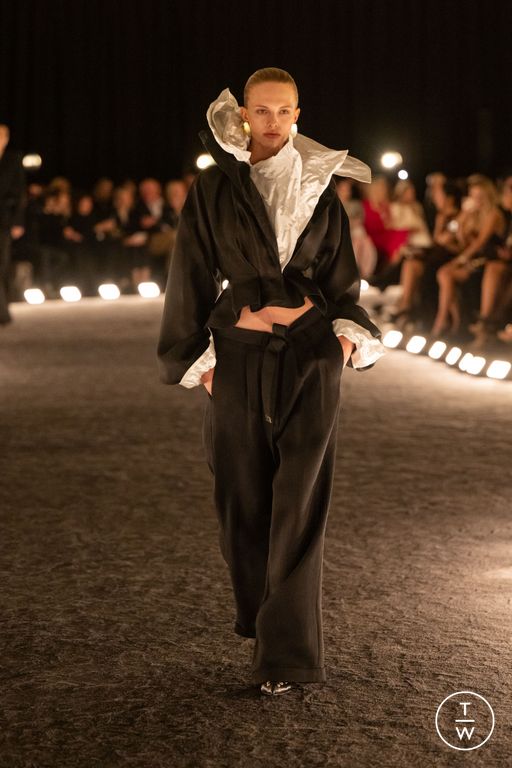 SS26 Schiaparelli Look 18