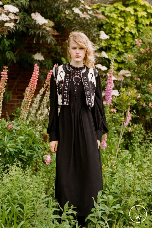 Resort 2025 Sea New York Look 2