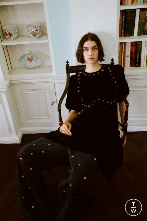 Resort 2025 Sea New York Look 12