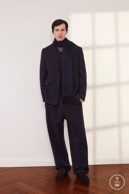 RS 26 Ferragamo Look 30