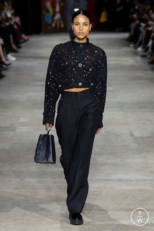 FW25 Shiatzy Chen Look 3