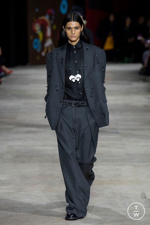 FW25 Shiatzy Chen Look 4