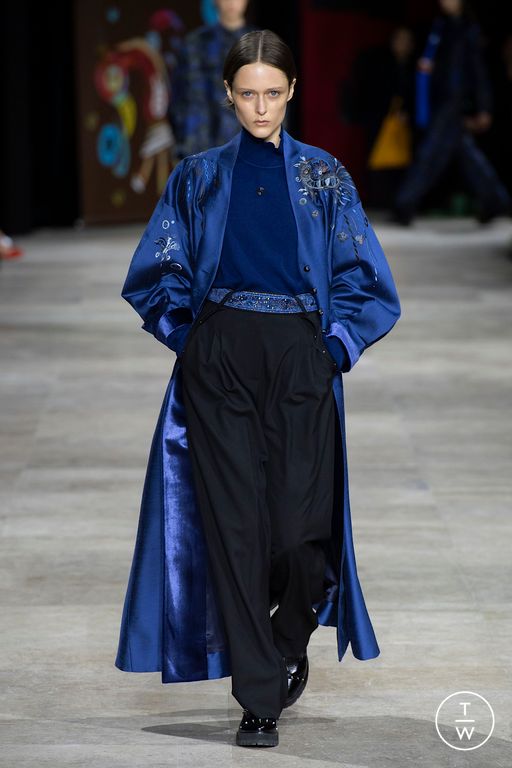 FW25 Shiatzy Chen Look 20