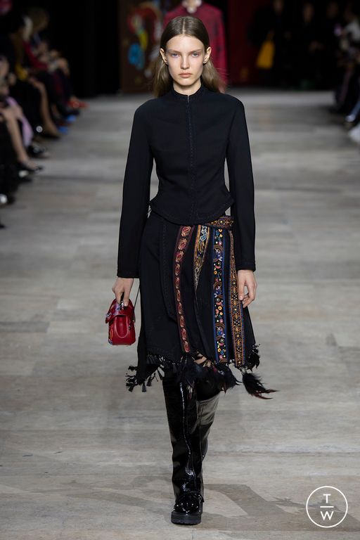 FW25 Shiatzy Chen Look 53